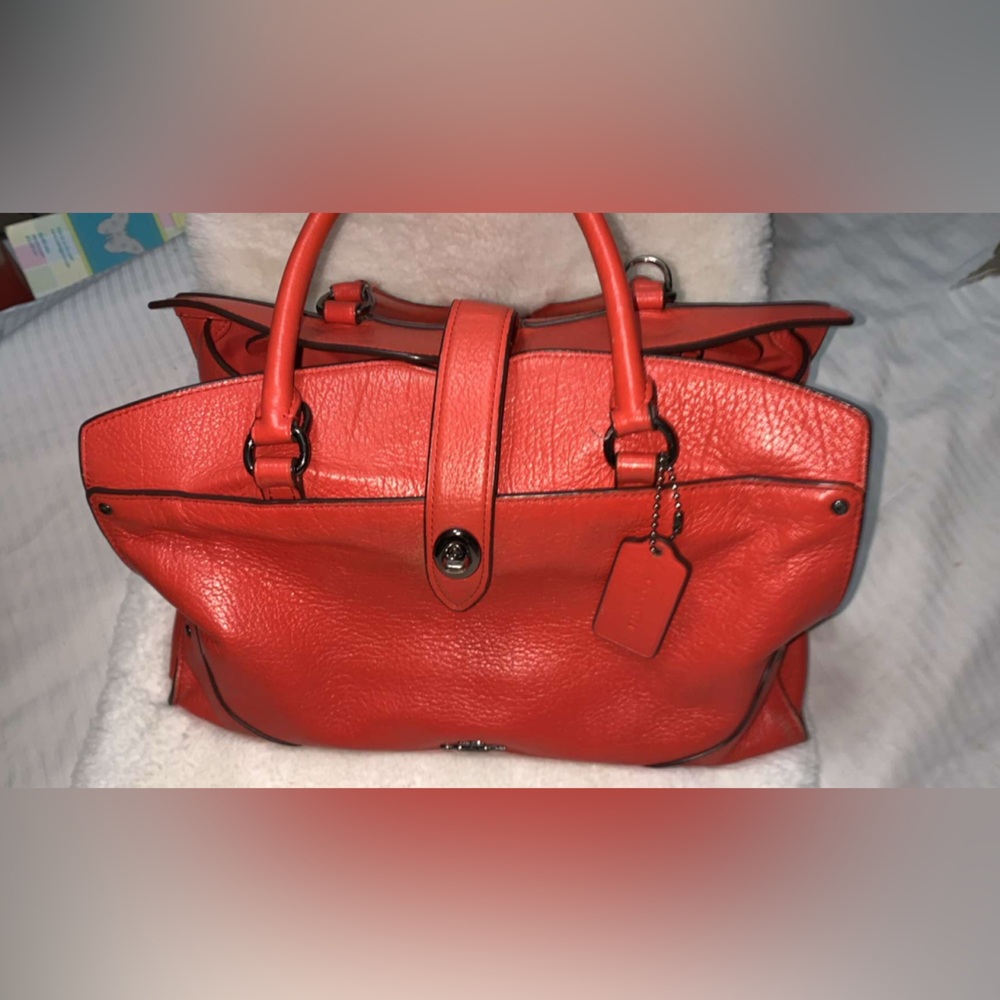 Coach MERCER SATCHEL Coral in color